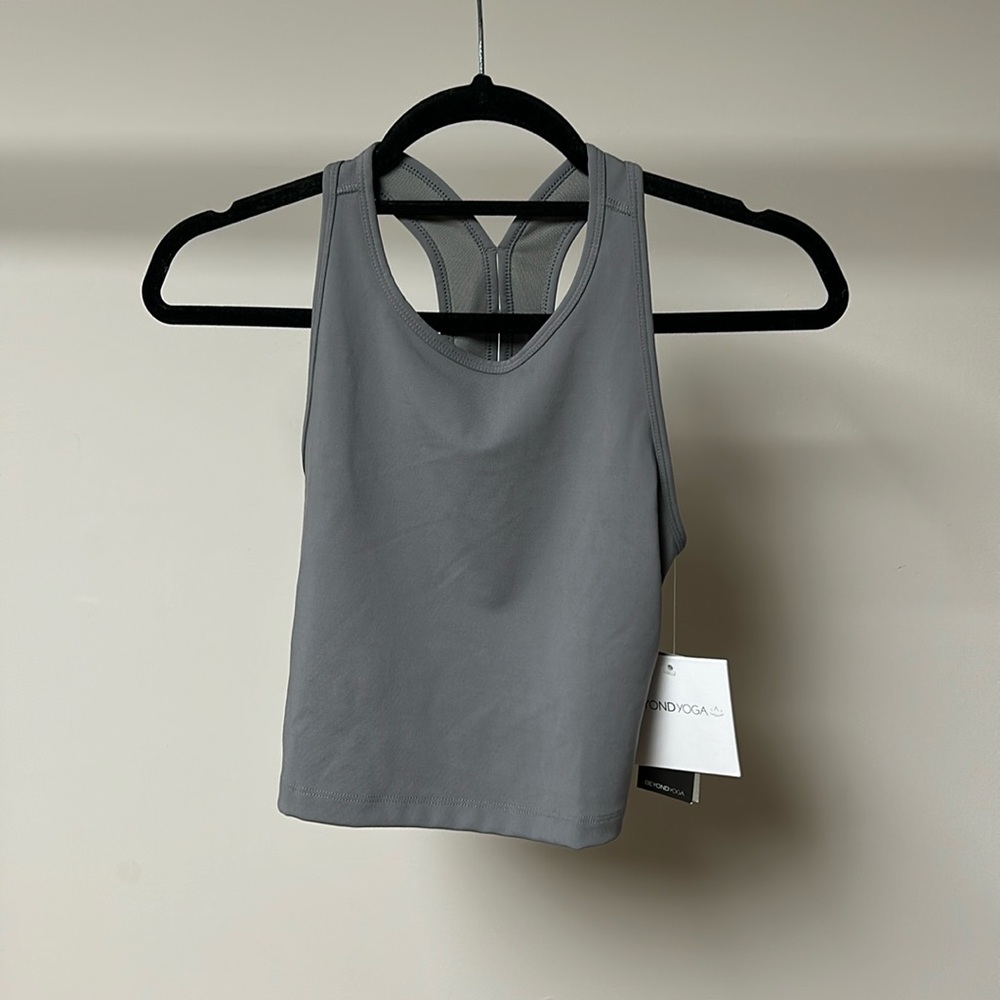 Beyond yoga power beyond strive cropped tank iron grey